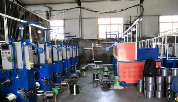 德瑞斯變頻器應(yīng)用-拉絲機(jī)現(xiàn)場(chǎng)